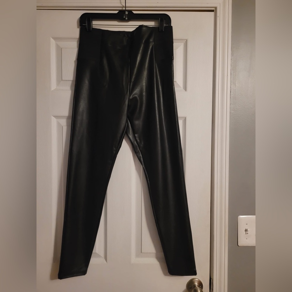 Leather leggings
